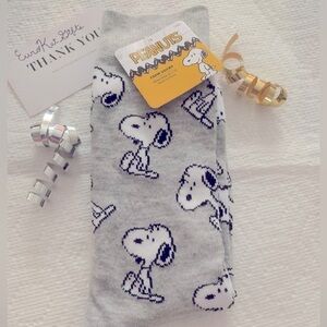 Snoopy socks crew style novelty graphic retro Peanuts brand NEW 1 pair